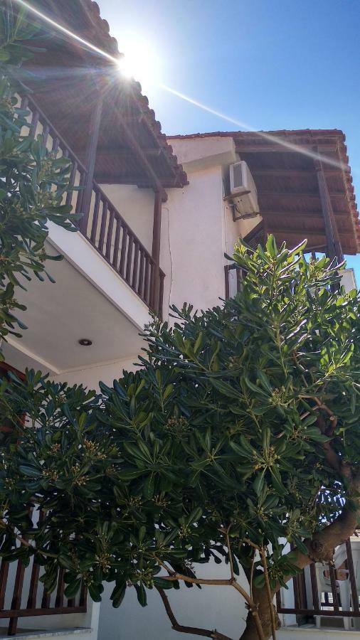 Ilaira Lejlighedshotel Skala Eressos Eksteriør billede
